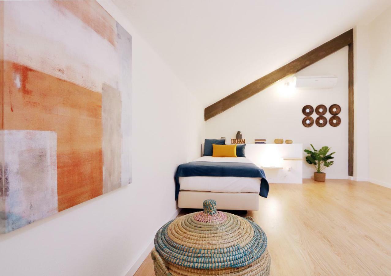 Hm - Living Batalha Square 2 Apartment Порто Екстериор снимка