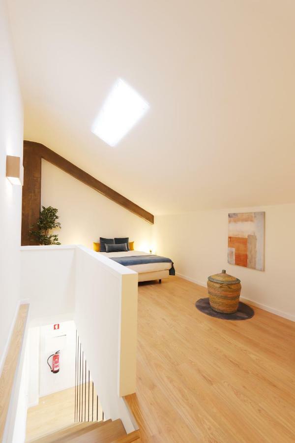 Hm - Living Batalha Square 2 Apartment Порто Екстериор снимка