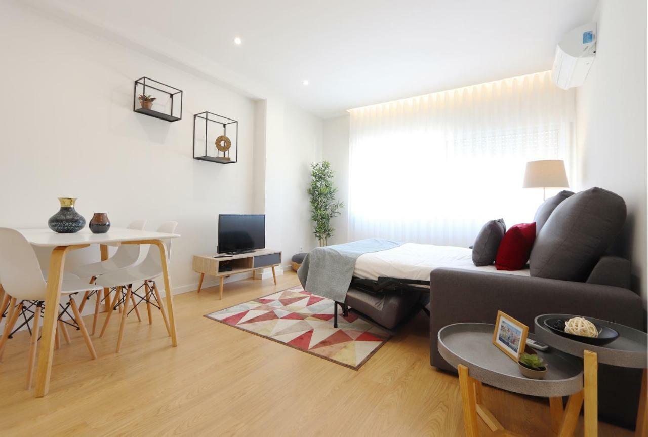 Hm - Living Batalha Square 2 Apartment Порто Екстериор снимка