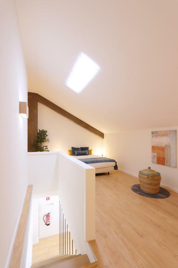 Hm - Living Batalha Square 2 Apartment Порто Екстериор снимка