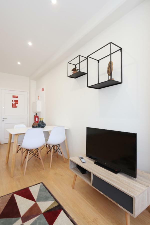 Hm - Living Batalha Square 2 Apartment Порто Екстериор снимка